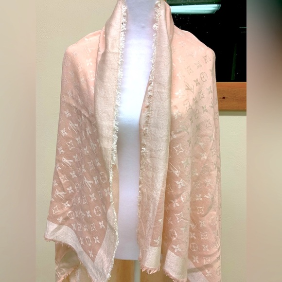 Auth Louis Vuitton Rose Pink Cream Monogram Denim Shawl Silk Wool Wrap Preloved - Picture 13 of 16